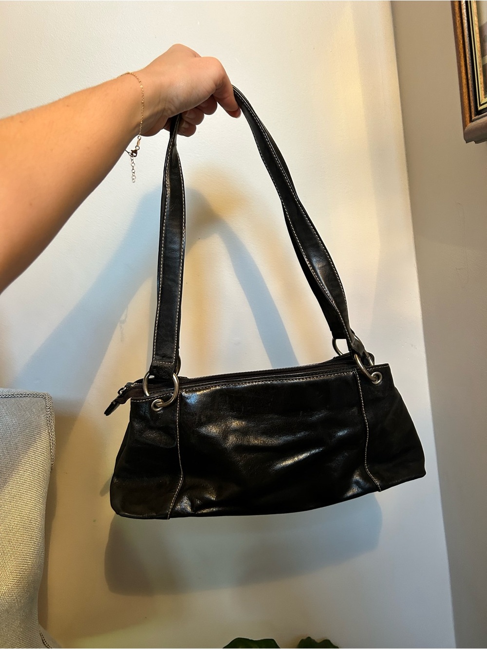 Classic Black Leather Shoulder Bag - Picture 2 of 7